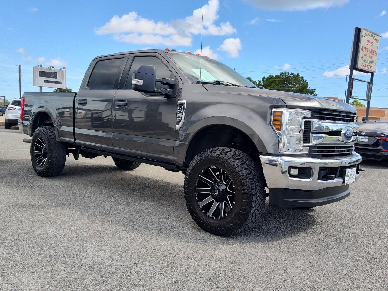 Ford Super Duty F-250 SRW 4WD Crew Cab 156" XLT 2019