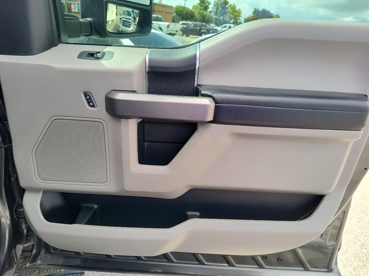 Ford Super Duty F-250 SRW 4WD Crew Cab 156" XLT 2019