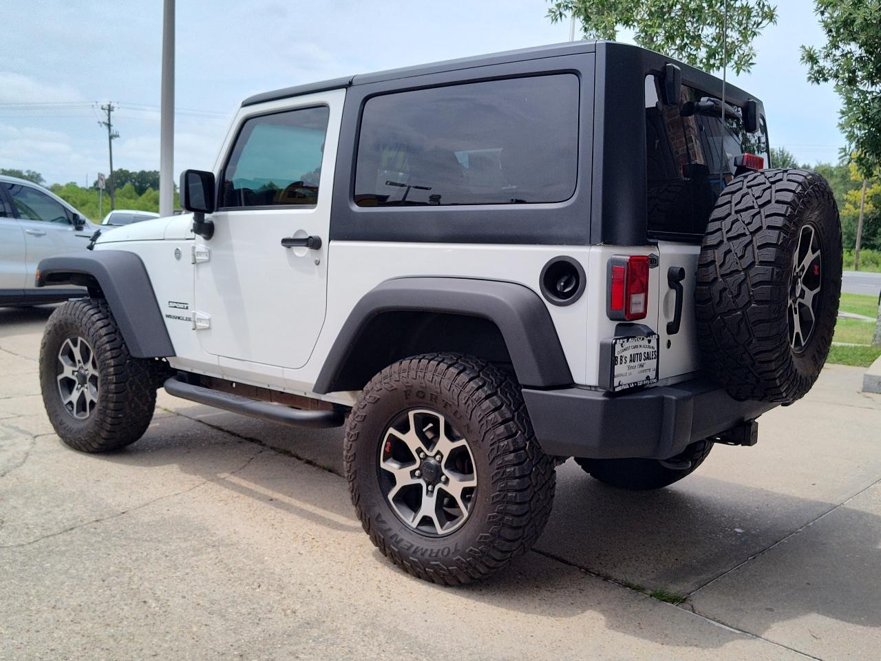 Jeep Wrangler 4WD 2dr Sport 2012