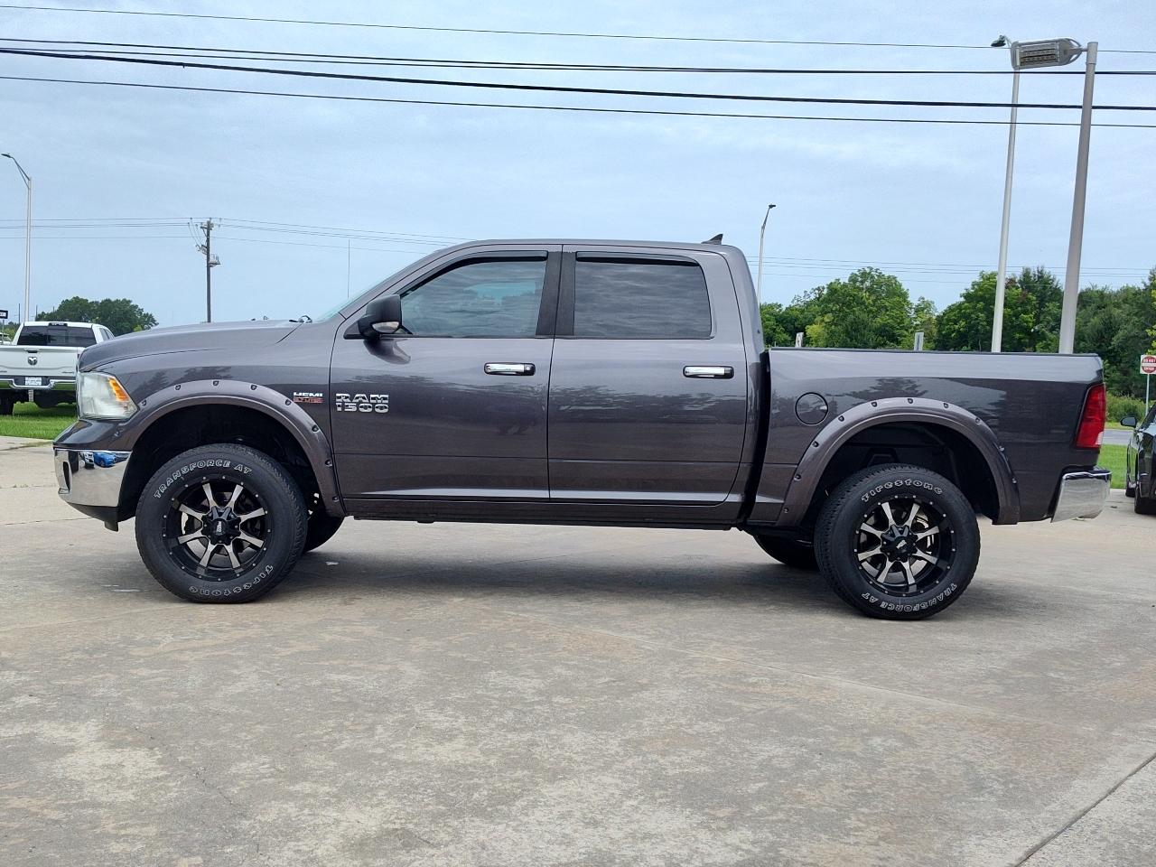 RAM 1500 4WD Crew Cab 140.5" Lone Star 2014