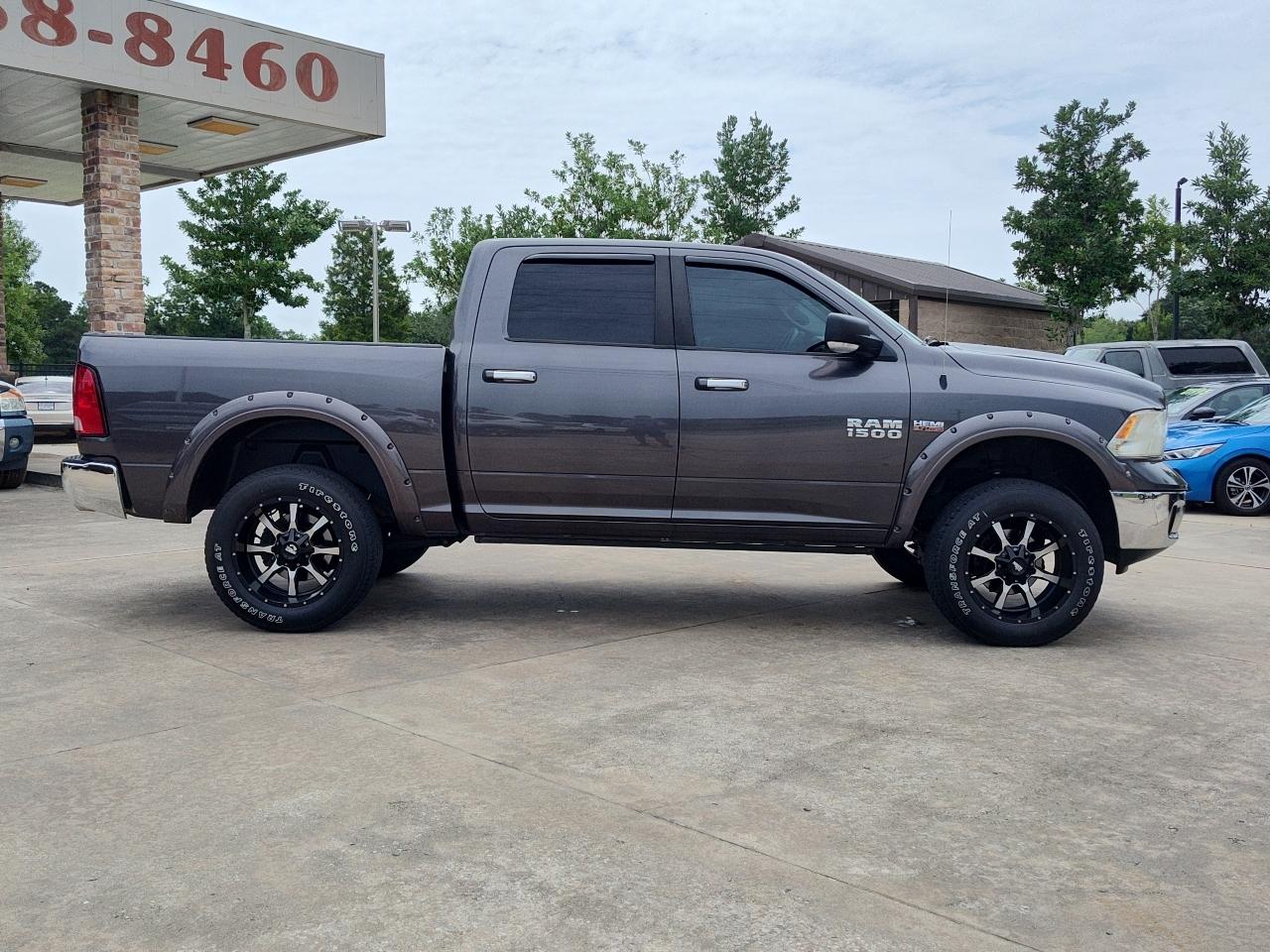 RAM 1500 4WD Crew Cab 140.5" Lone Star 2014