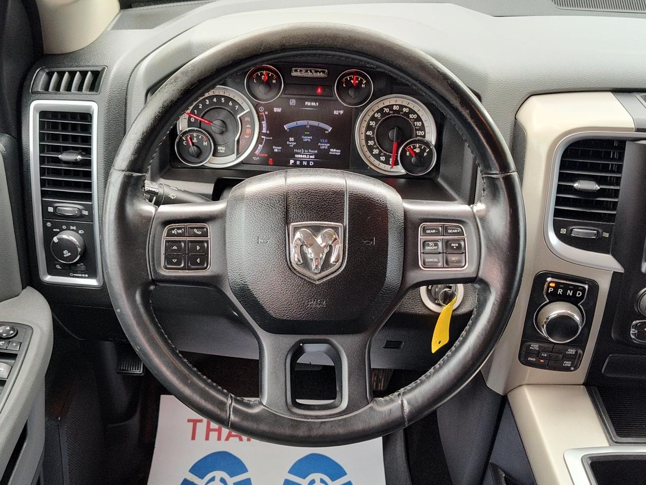 RAM 1500 4WD Crew Cab 140.5" Lone Star 2014