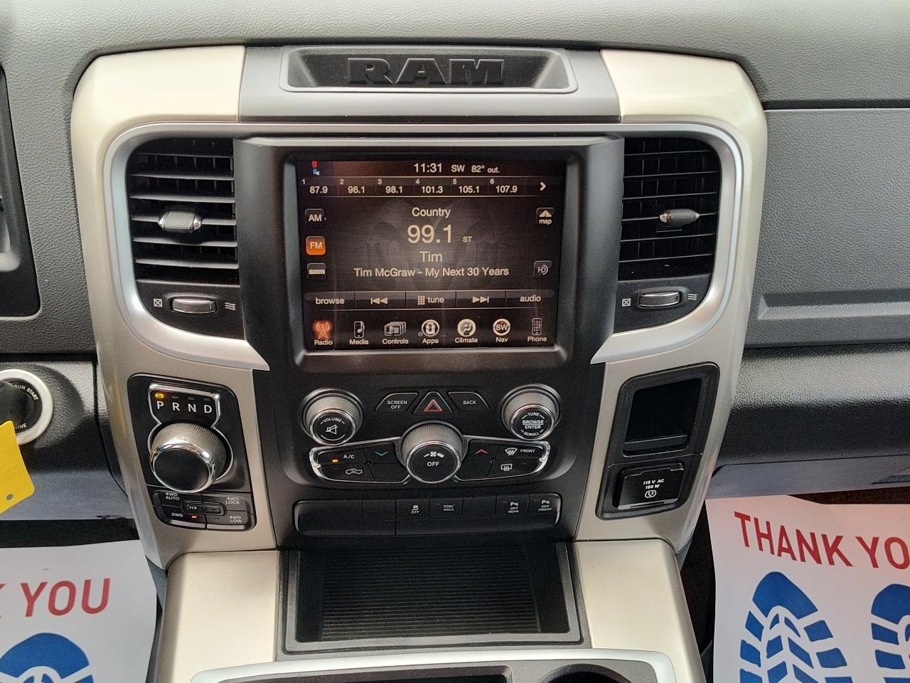 RAM 1500 4WD Crew Cab 140.5" Lone Star 2014