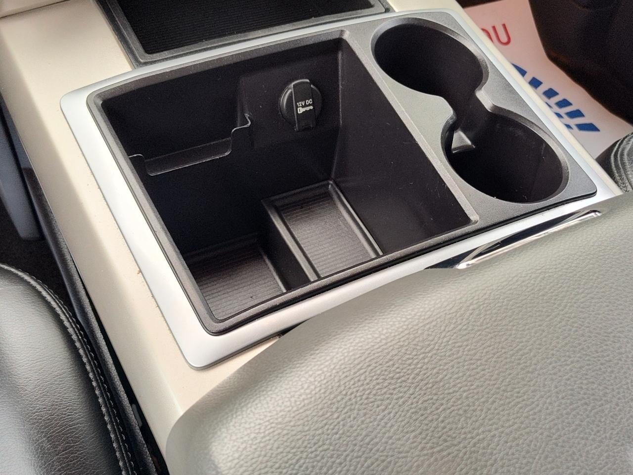 RAM 1500 4WD Crew Cab 140.5" Lone Star 2014