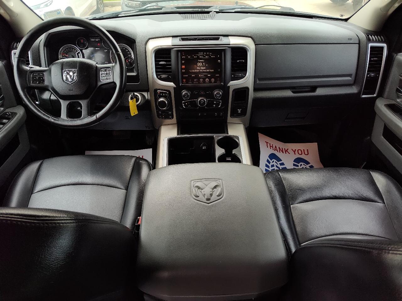 RAM 1500 4WD Crew Cab 140.5" Lone Star 2014
