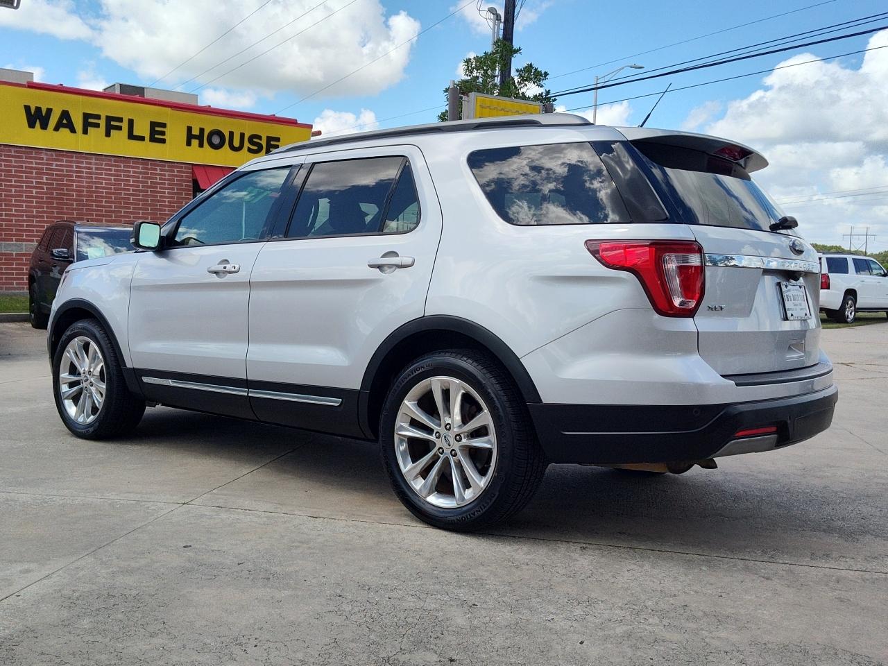 Ford Explorer XLT FWD 2019
