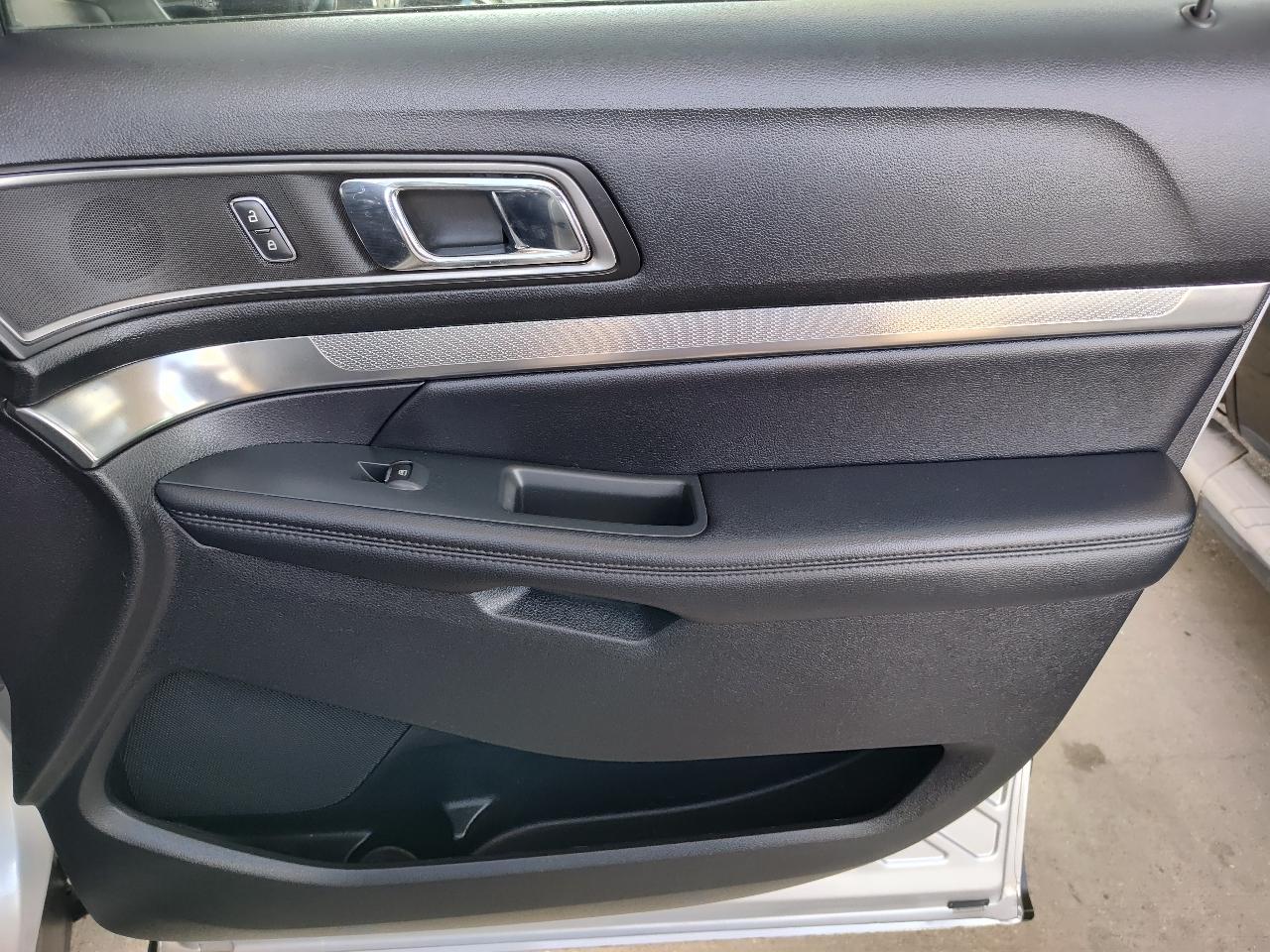 Ford Explorer XLT FWD 2019