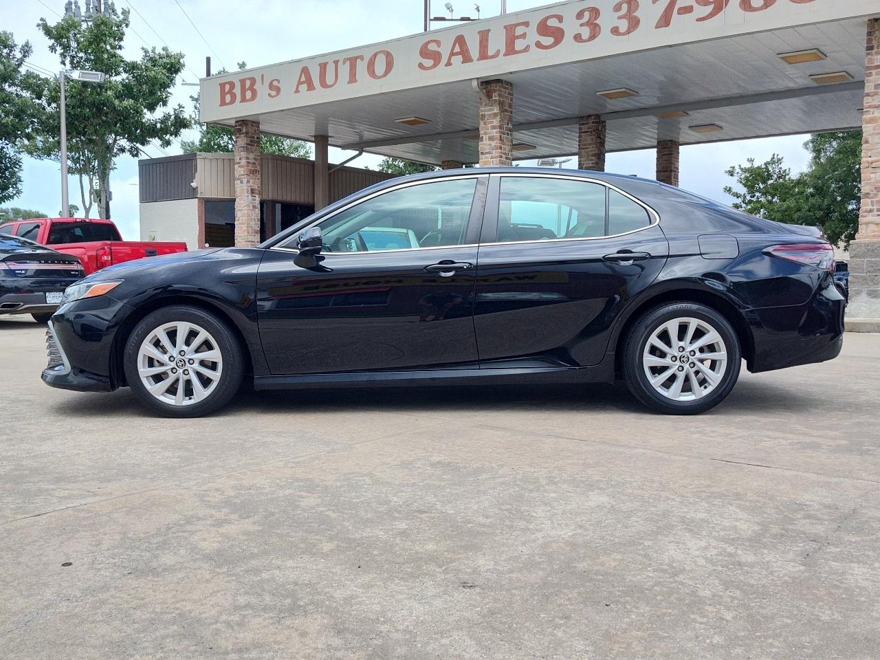 Toyota Camry LE Auto (Natl) 2023