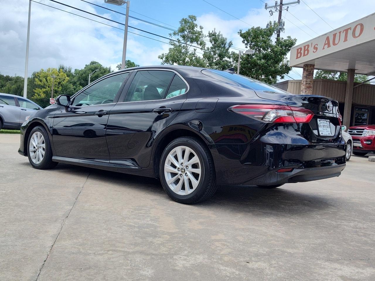 Toyota Camry LE Auto (Natl) 2023