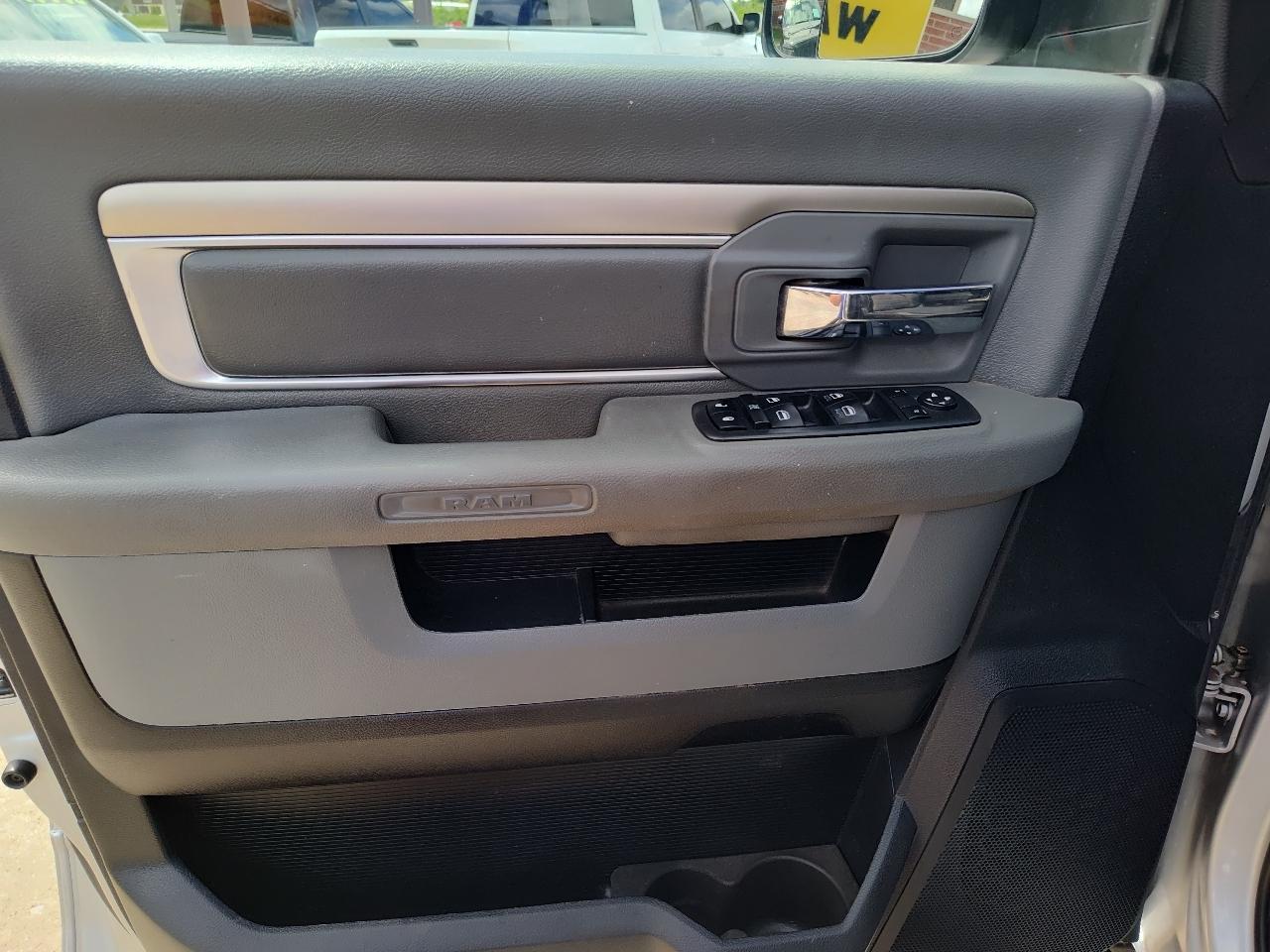 RAM 2500 Lone Star 4x4 Crew Cab 6'4" Box 2018