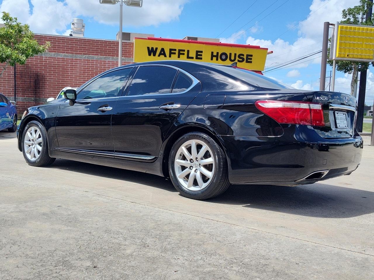 Lexus LS 460 4dr Sdn 2008