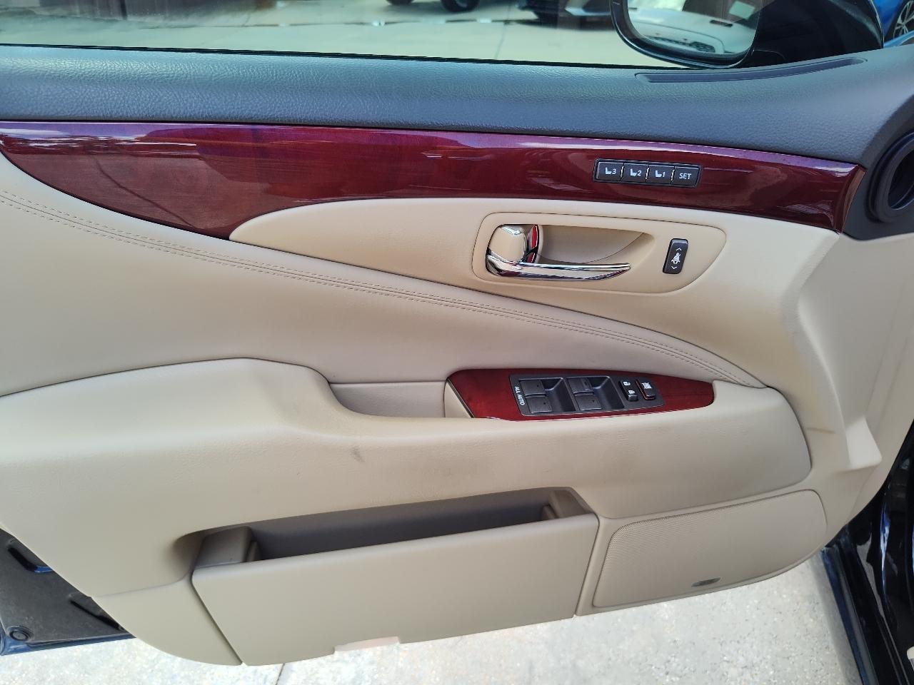Lexus LS 460 4dr Sdn 2008