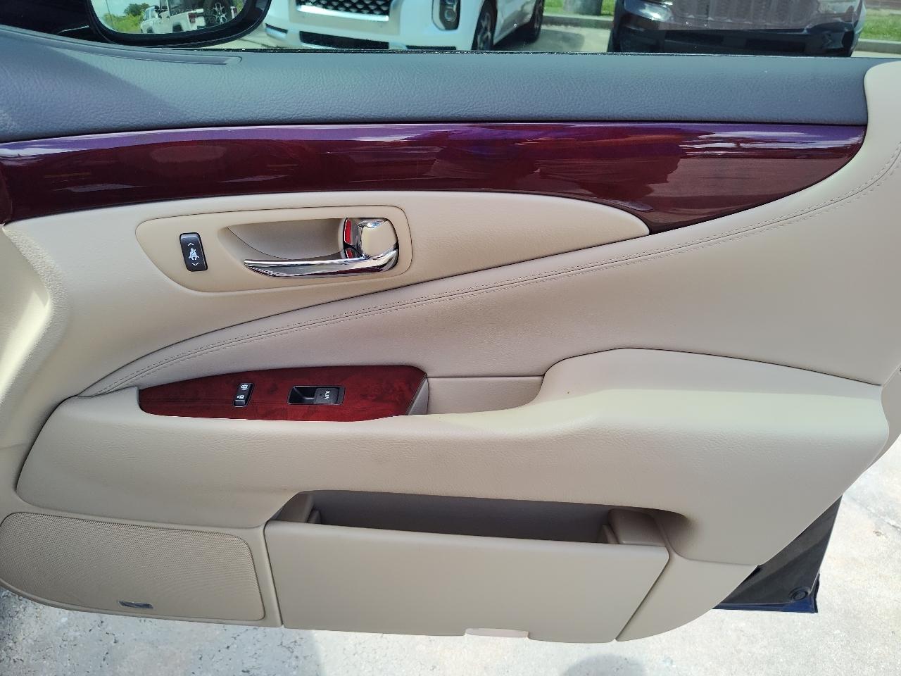 Lexus LS 460 4dr Sdn 2008