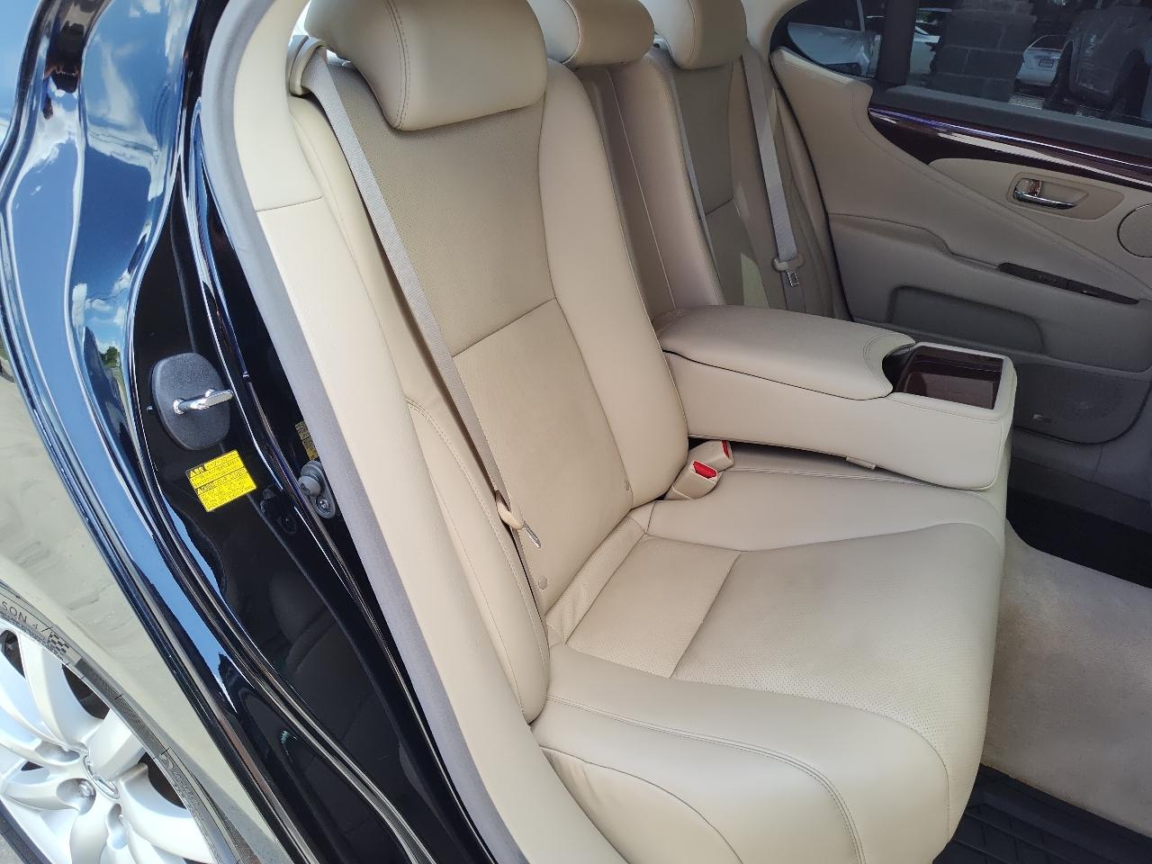 Lexus LS 460 4dr Sdn 2008