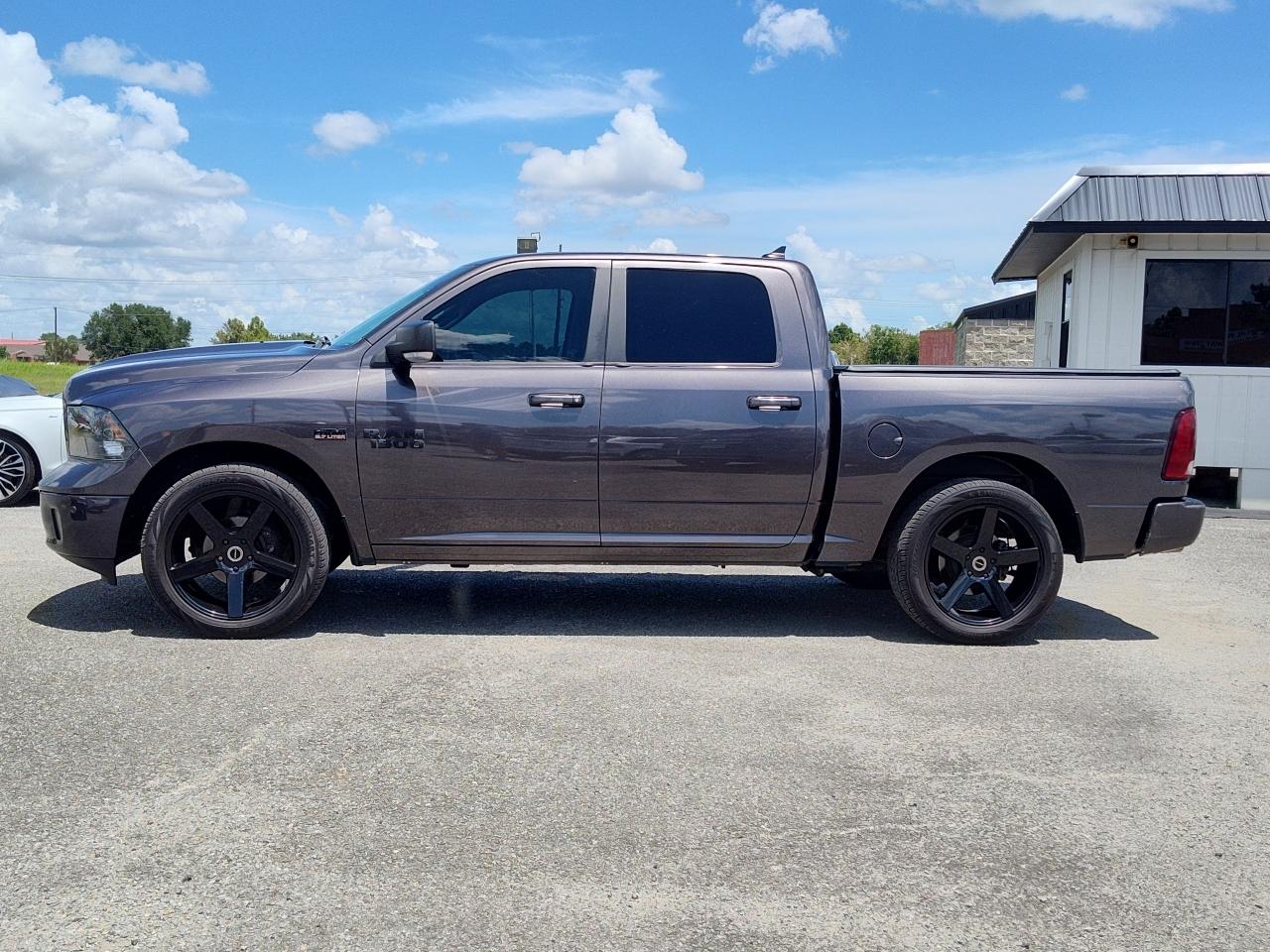 RAM 1500 Classic Lone Star 4x2 Crew Cab 5'7" Box 2019