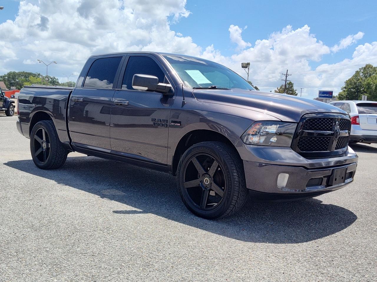 RAM 1500 Classic Lone Star 4x2 Crew Cab 5'7" Box 2019