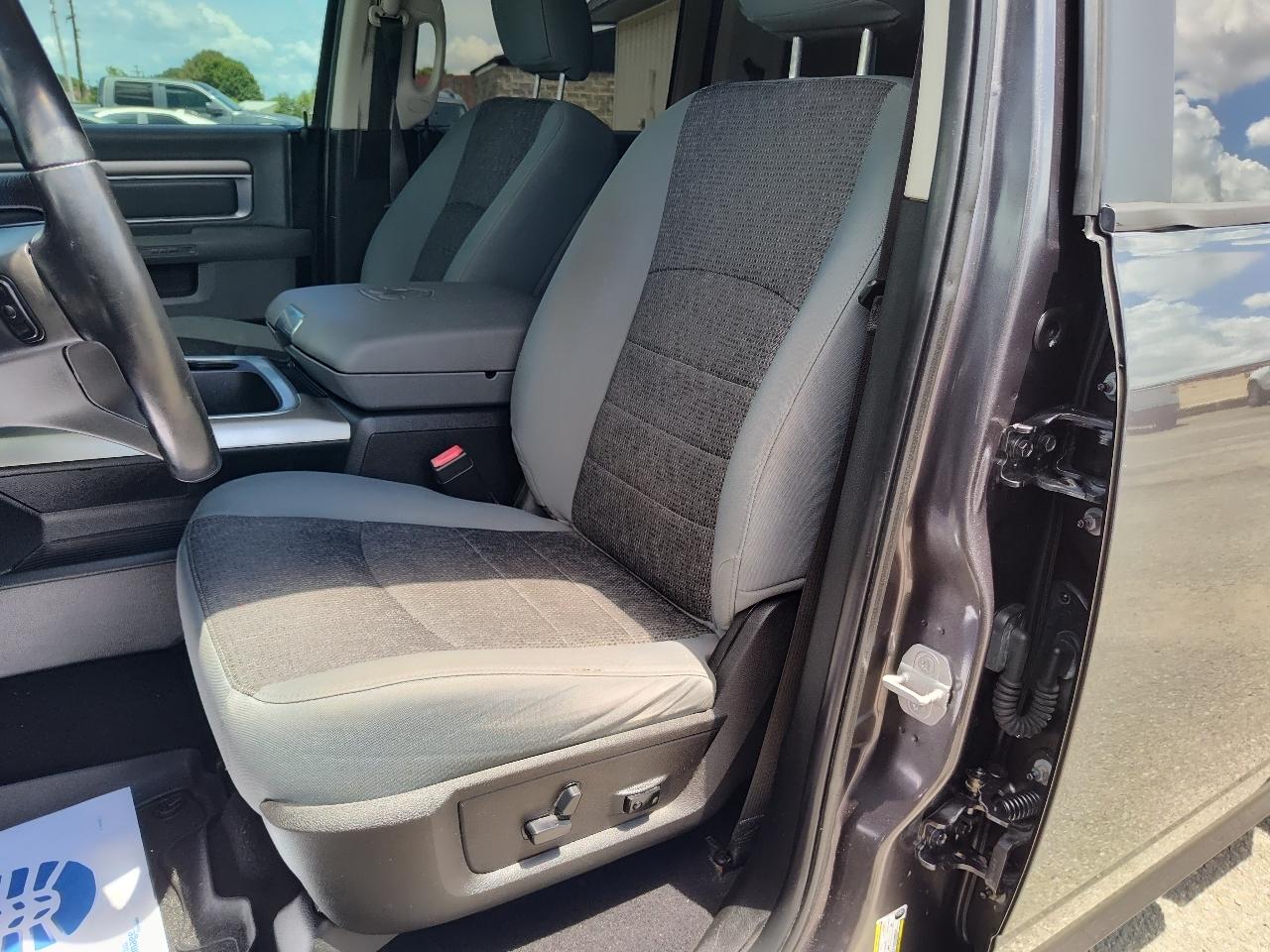 RAM 1500 Classic Lone Star 4x2 Crew Cab 5'7" Box 2019