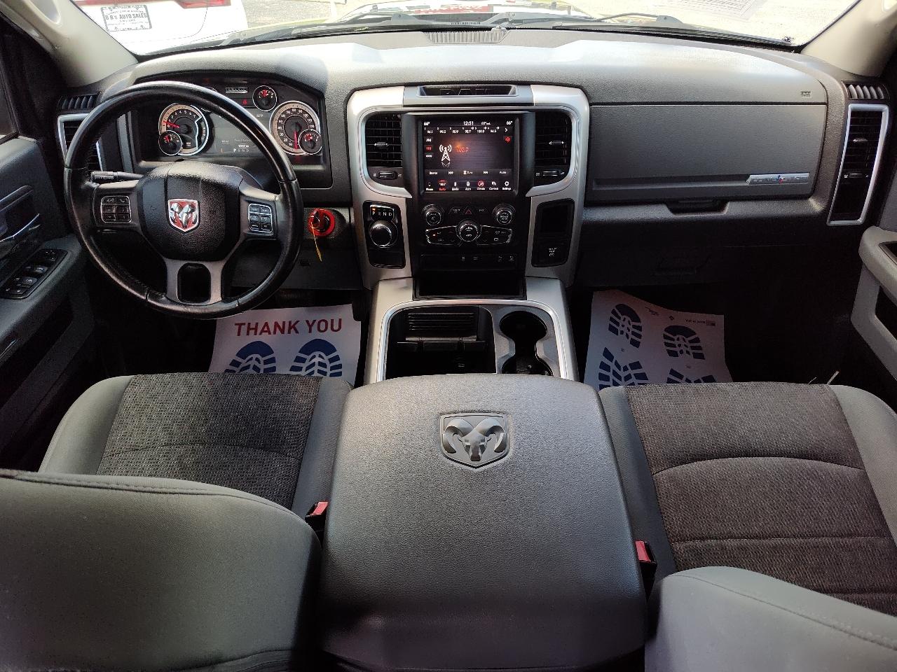 RAM 1500 Classic Lone Star 4x2 Crew Cab 5'7" Box 2019