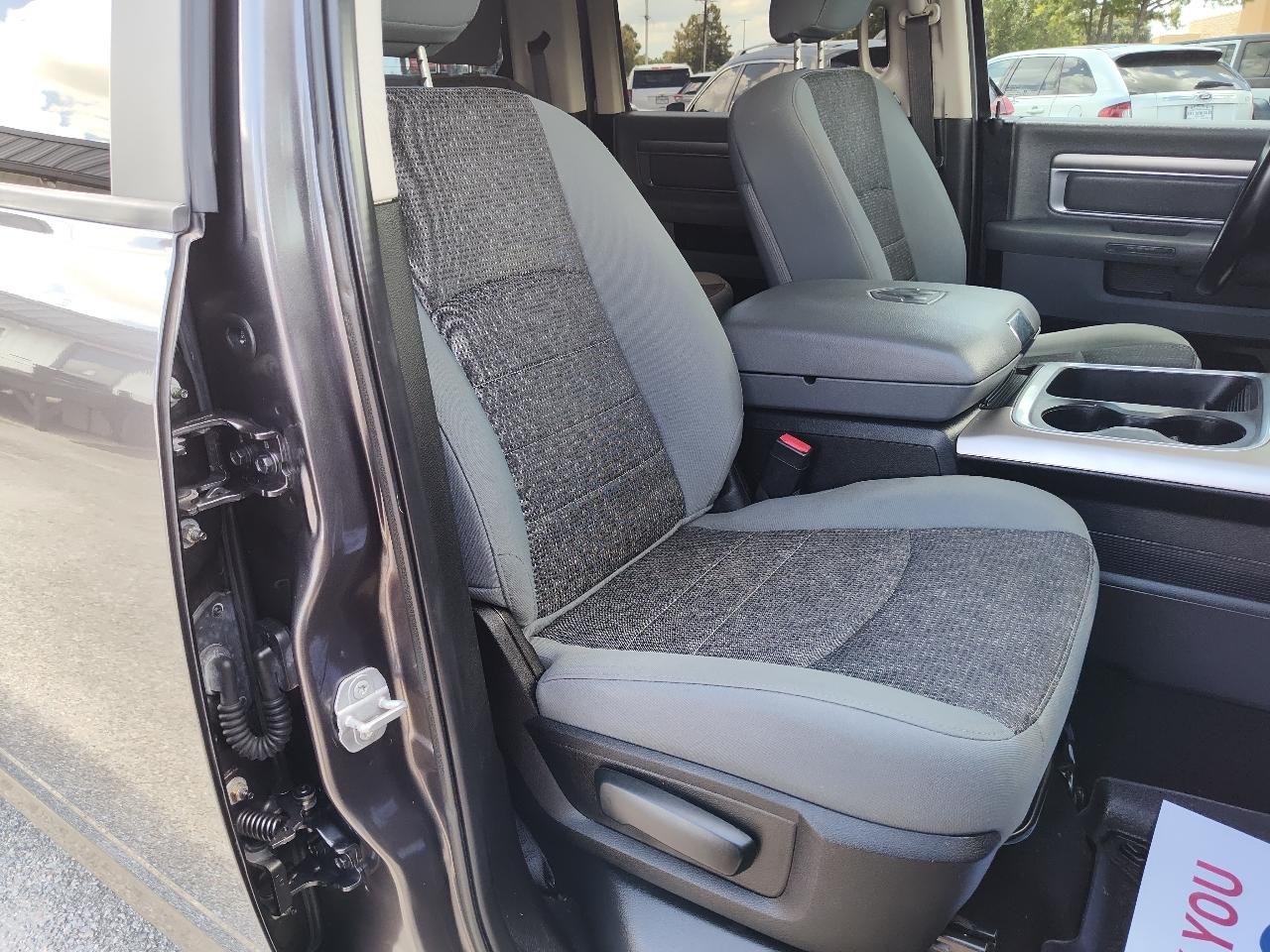 RAM 1500 Classic Lone Star 4x2 Crew Cab 5'7" Box 2019