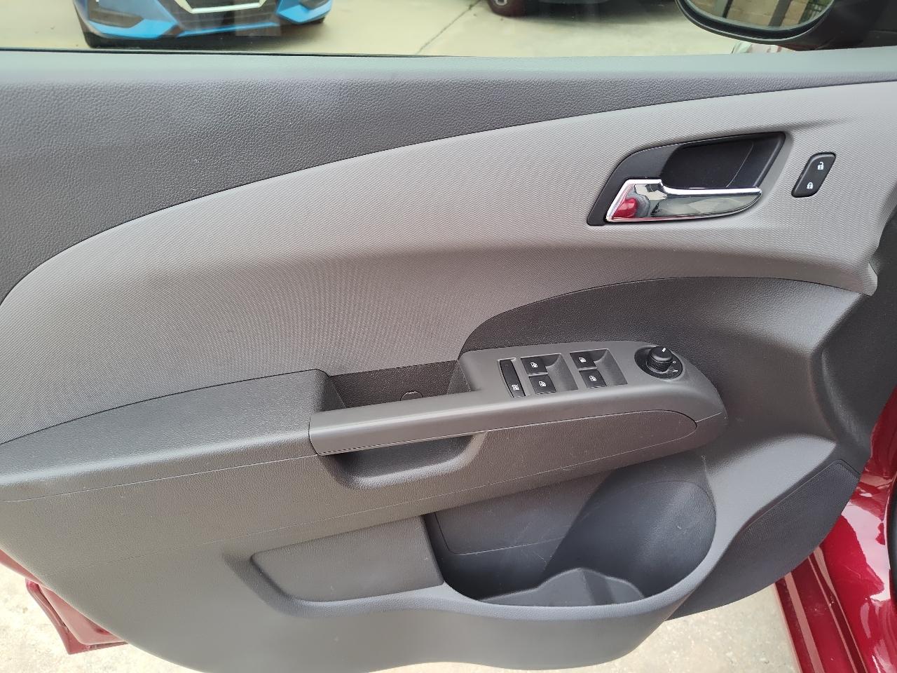 Chevrolet Sonic 4dr Sdn Auto LT 2018