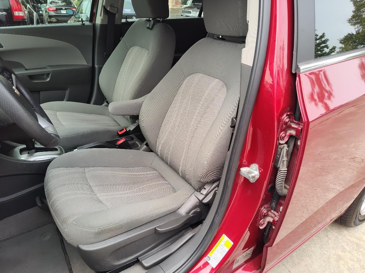 Chevrolet Sonic 4dr Sdn Auto LT 2018