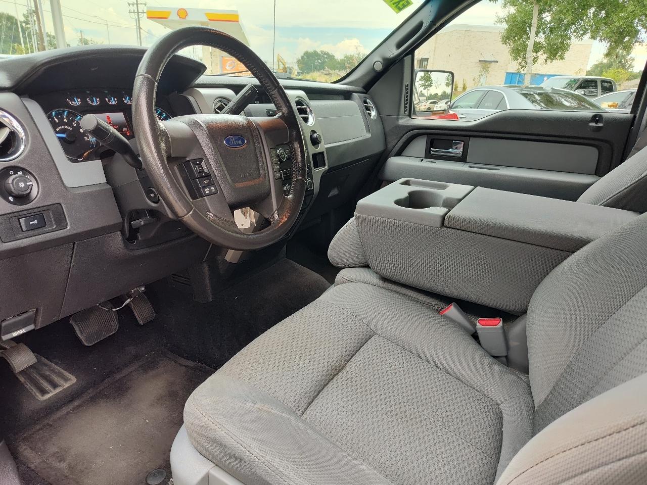 Ford F-150 2WD SuperCrew 145" XLT 2012