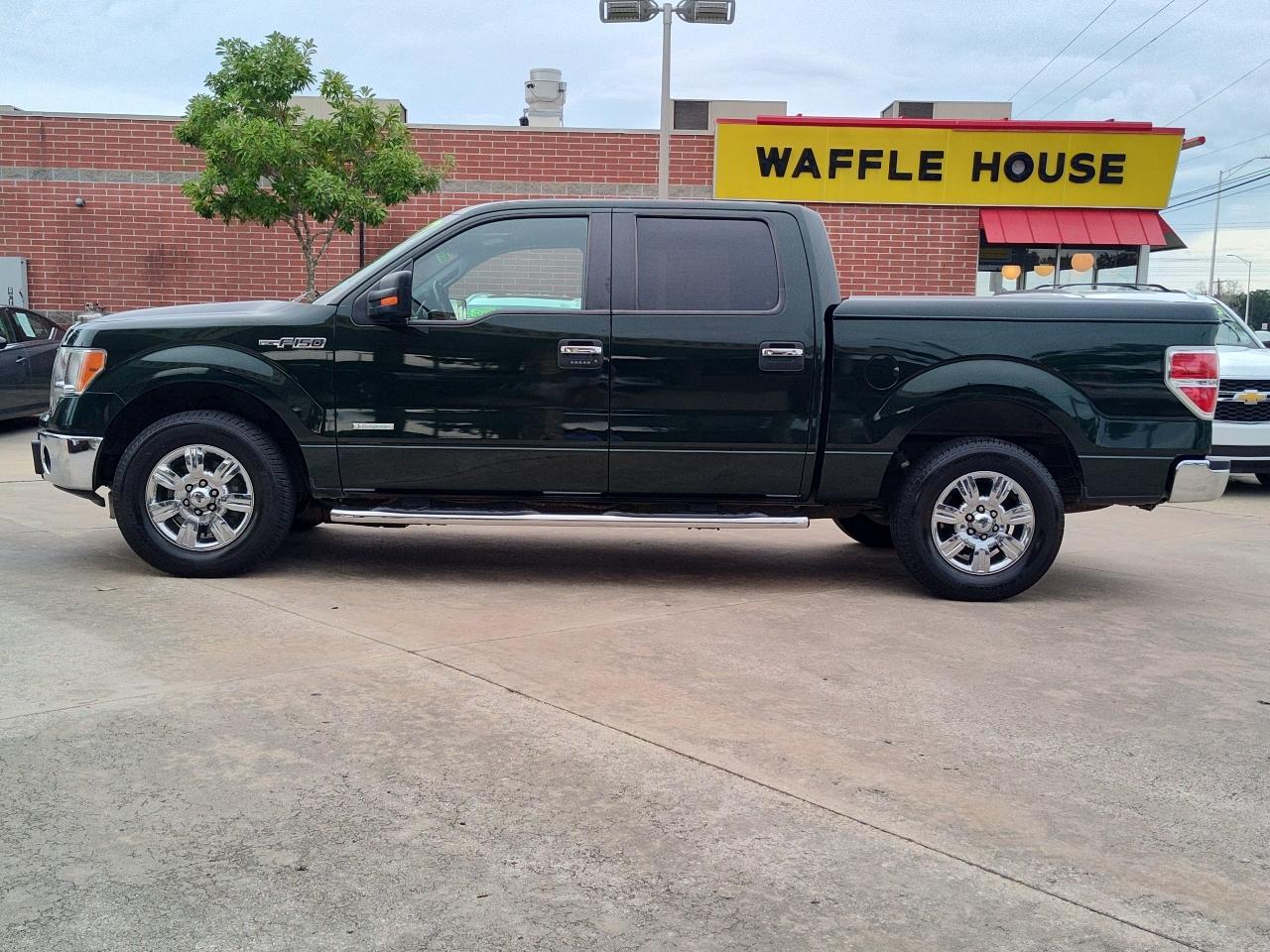 Ford F-150 2WD SuperCrew 145" XLT 2012
