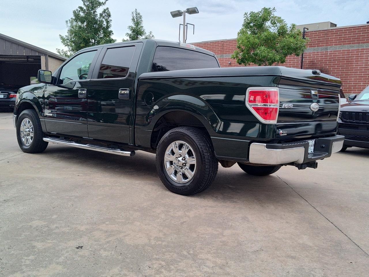 Ford F-150 2WD SuperCrew 145" XLT 2012