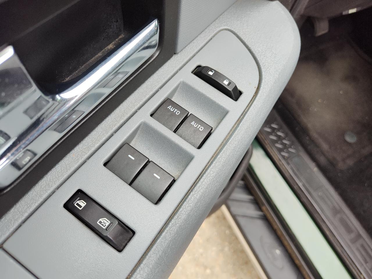 Ford F-150 2WD SuperCrew 145" XLT 2012