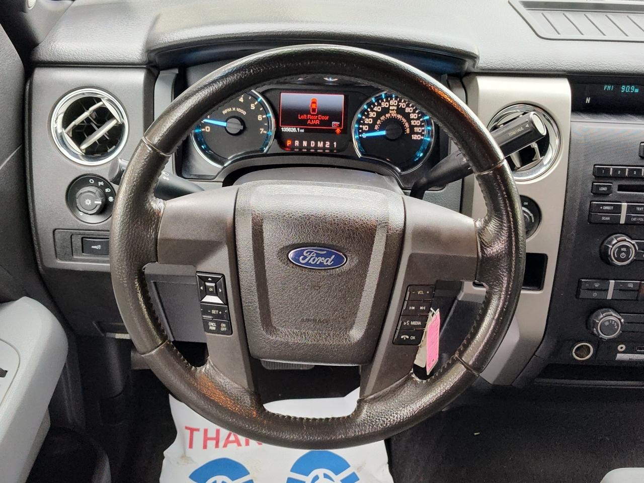 Ford F-150 2WD SuperCrew 145" XLT 2012
