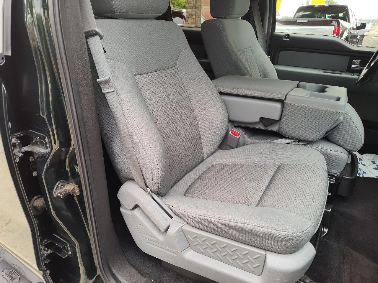Ford F-150 2WD SuperCrew 145" XLT 2012