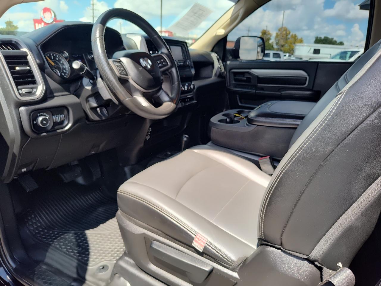 RAM 2500 Tradesman 4x4 Reg Cab 8' Box 2020