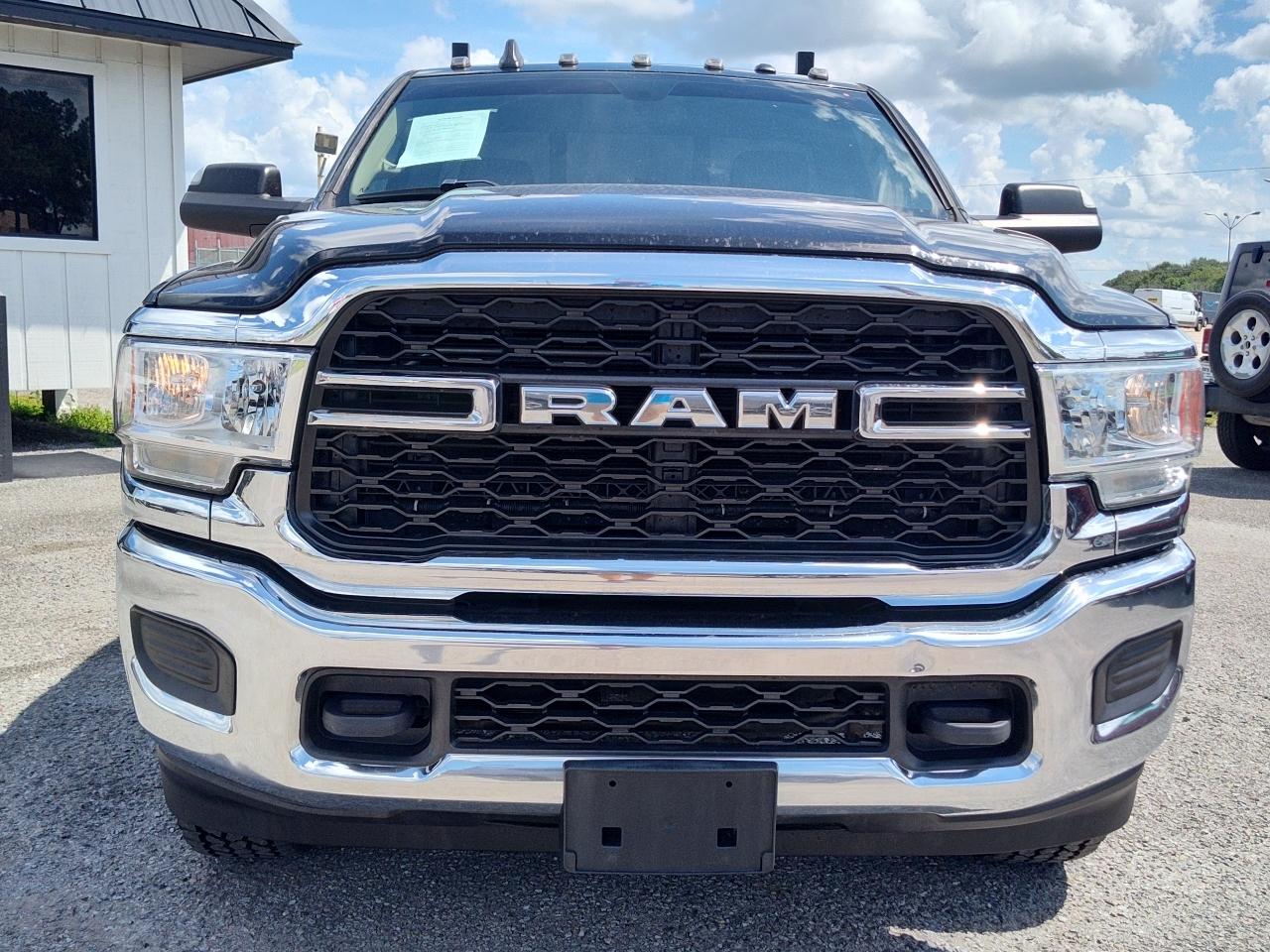 RAM 2500 Tradesman 4x4 Reg Cab 8' Box 2020