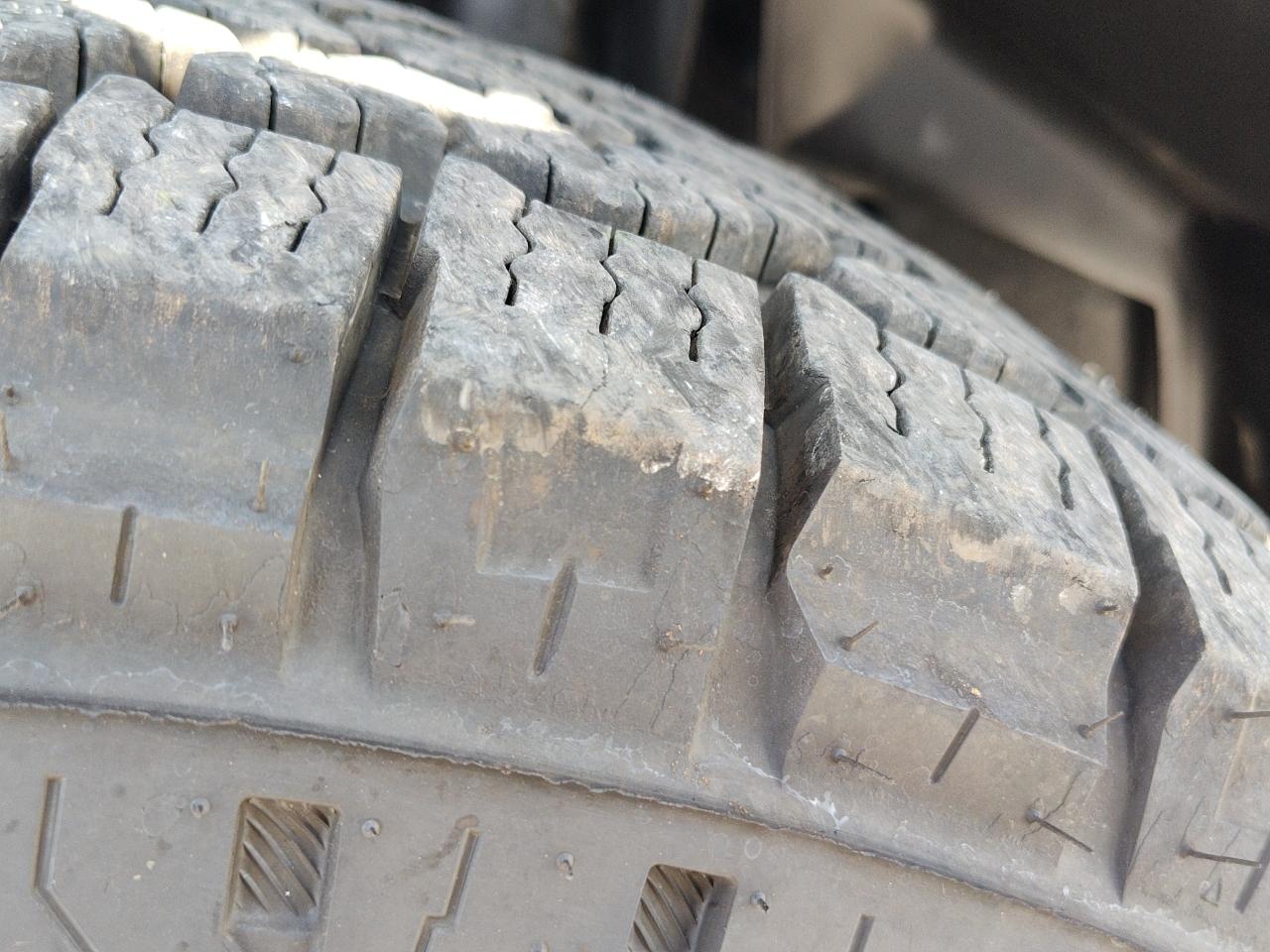 RAM 2500 Tradesman 4x4 Reg Cab 8' Box 2020
