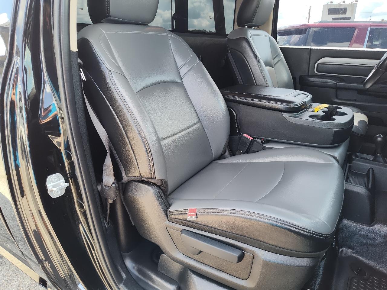 RAM 2500 Tradesman 4x4 Reg Cab 8' Box 2020