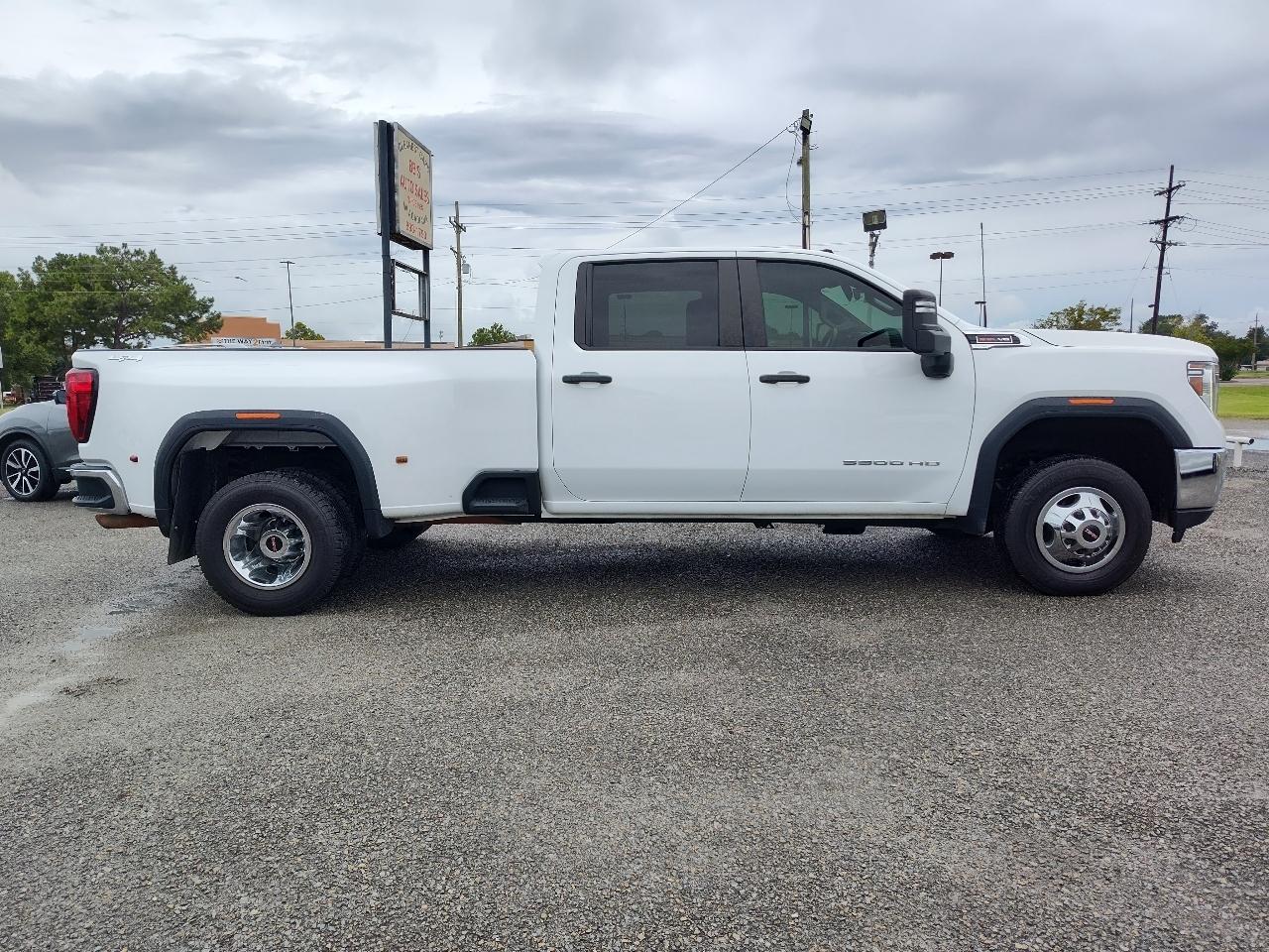 GMC Sierra 3500HD 4WD Crew Cab 172" Pro 2023