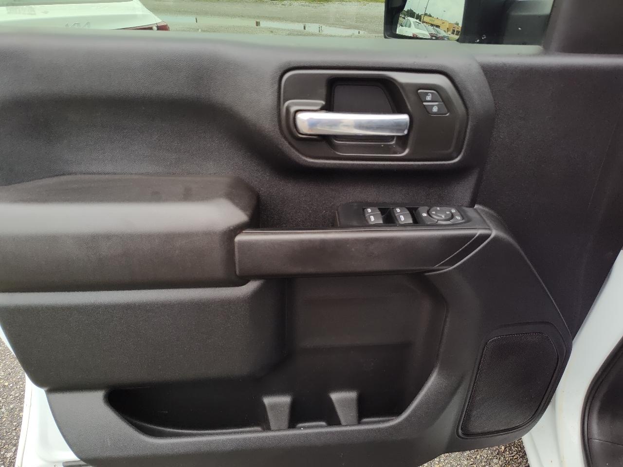 GMC Sierra 3500HD 4WD Crew Cab 172" Pro 2023