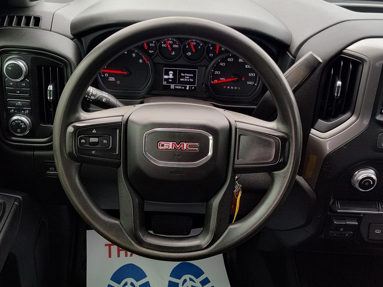 GMC Sierra 3500HD 4WD Crew Cab 172" Pro 2023