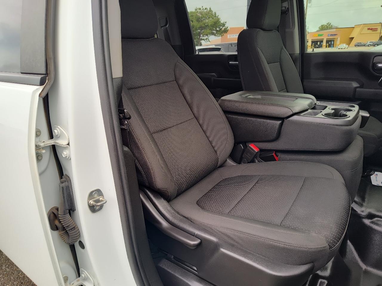GMC Sierra 3500HD 4WD Crew Cab 172" Pro 2023