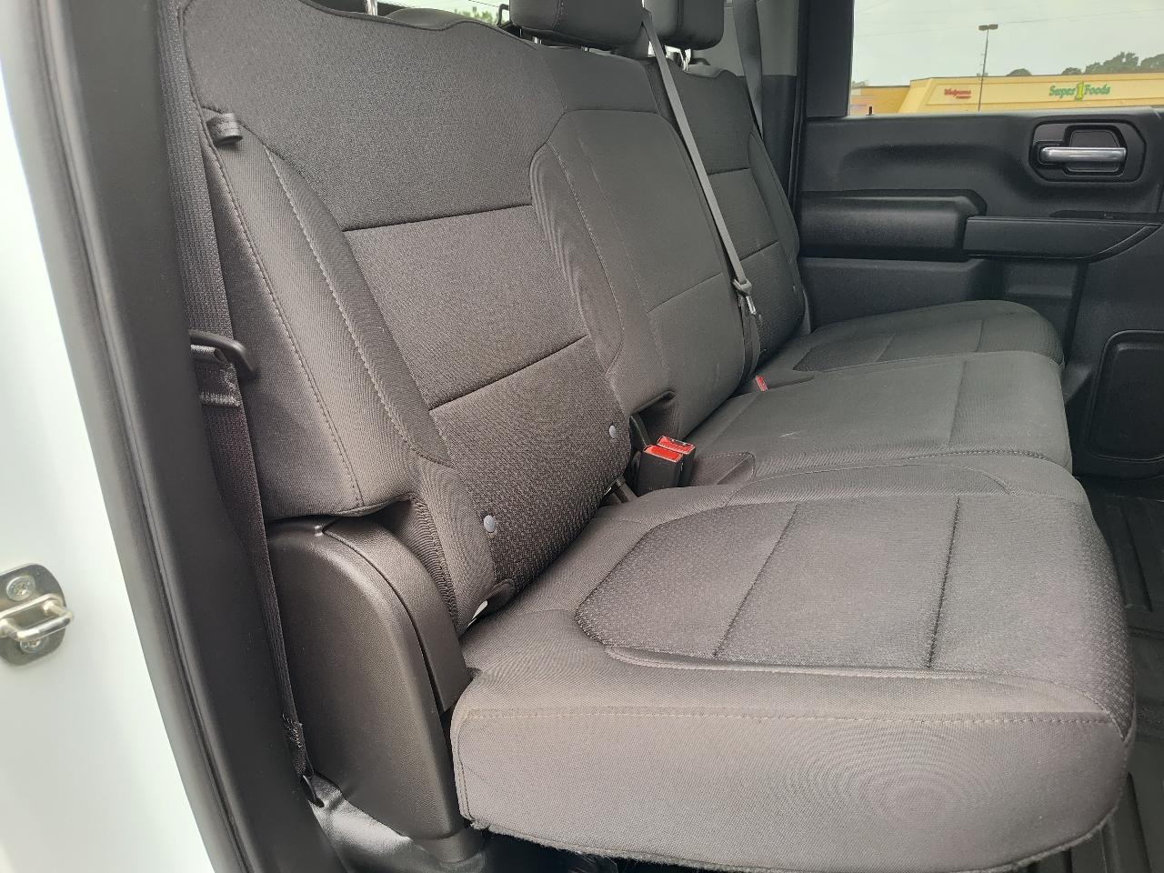 GMC Sierra 3500HD 4WD Crew Cab 172" Pro 2023