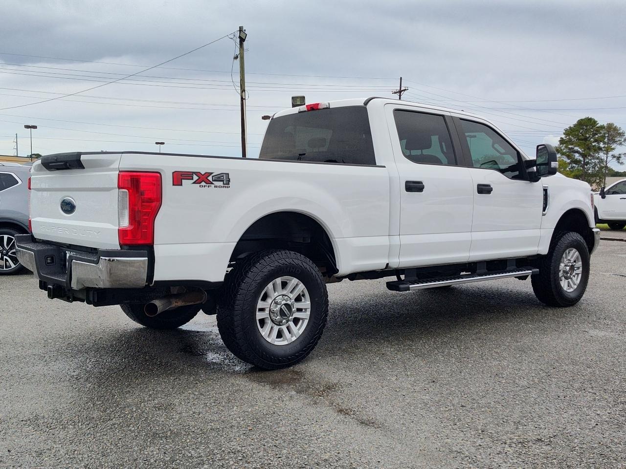 Ford Super Duty F-250 SRW 4WD Crew Cab 156" FX4 2019