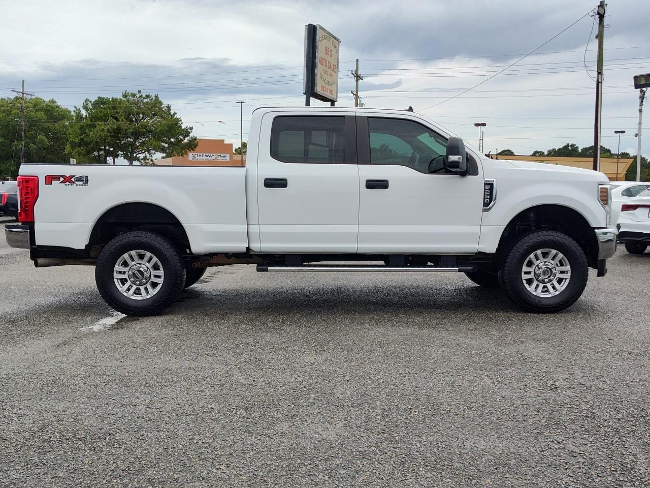 Ford Super Duty F-250 SRW 4WD Crew Cab 156" FX4 2019