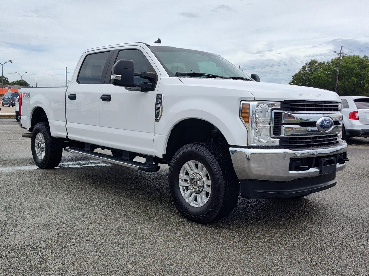 Ford Super Duty F-250 SRW 4WD Crew Cab 156" FX4 2019