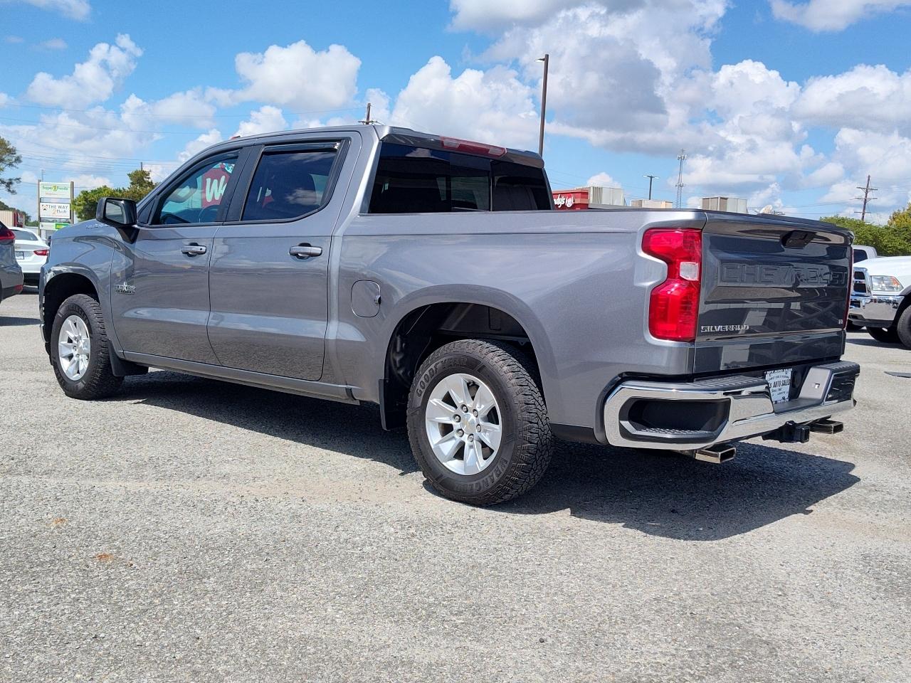 Chevrolet Silverado photo 4