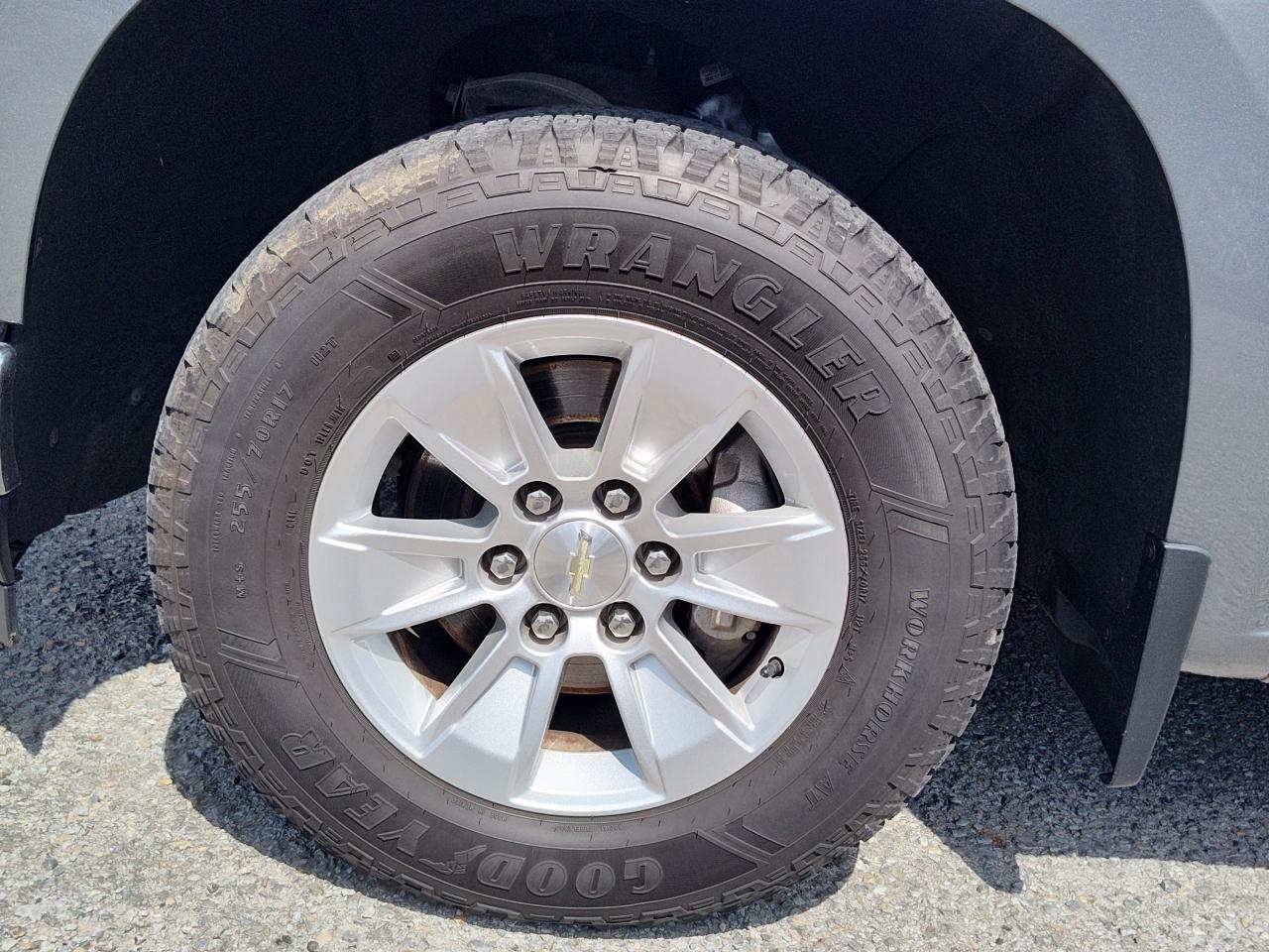 Chevrolet Silverado photo 12