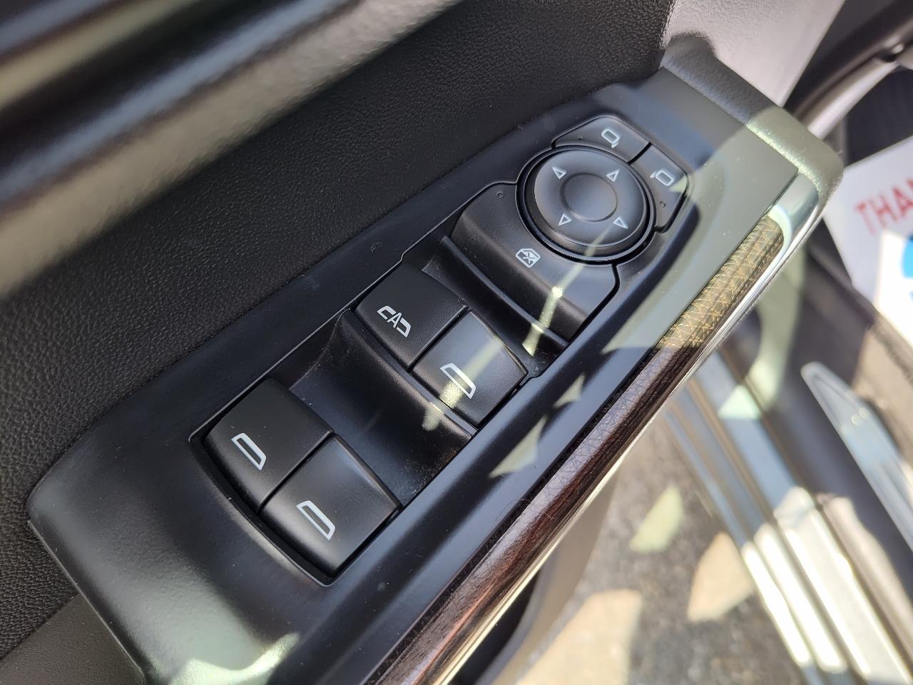 Chevrolet Silverado photo 16