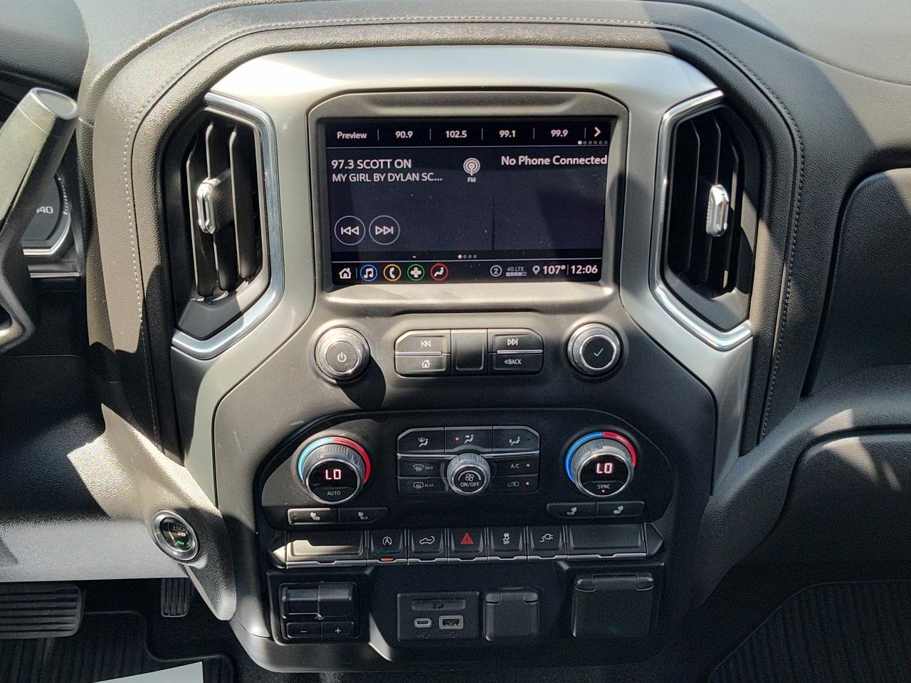 Chevrolet Silverado photo 19