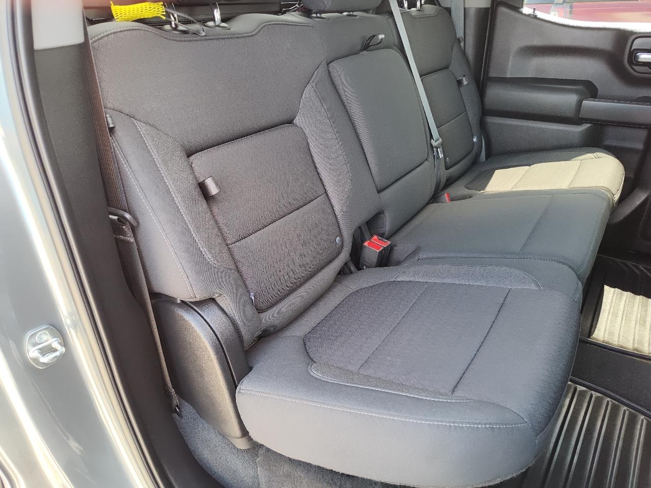 Chevrolet Silverado photo 24