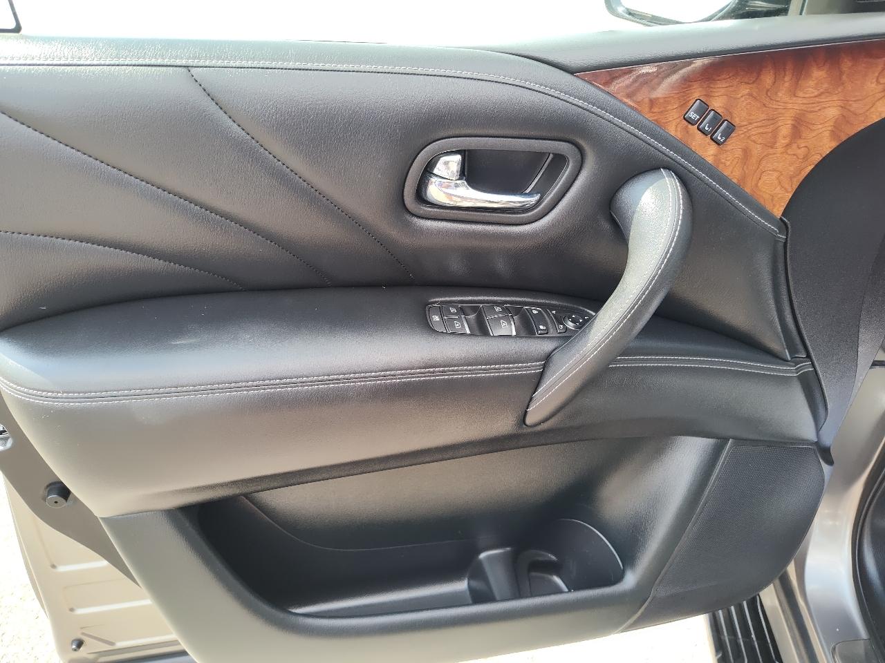 Infiniti QX80 2WD 4dr 2015