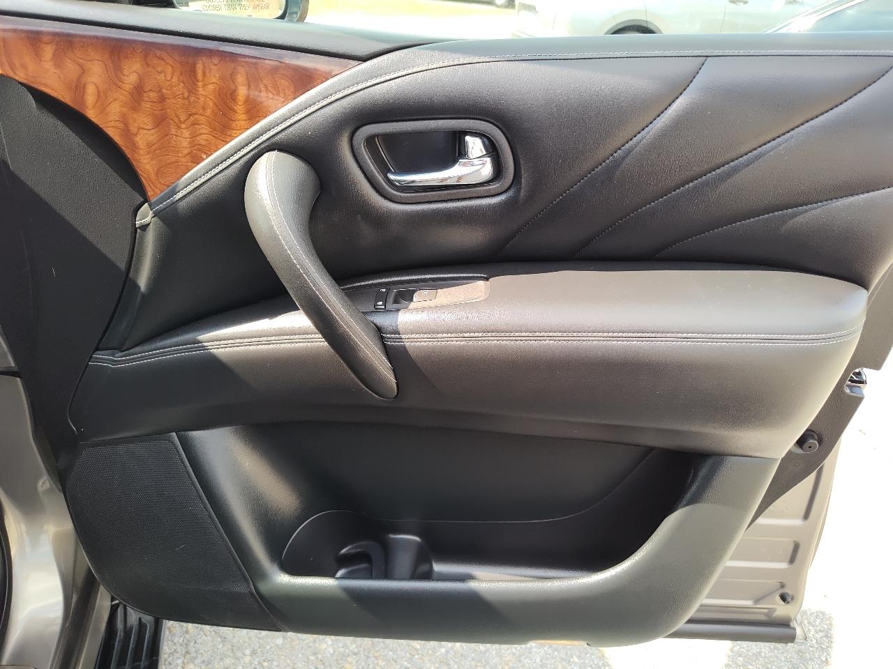 Infiniti QX80 2WD 4dr 2015
